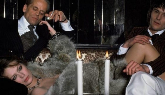 "La paloma" para la élite: la prostitución en el nivel más alto en un burdel de Madame Claude "La paloma" para la élite: la prostitución en el nivel más alto en un burdel de Madame Claude