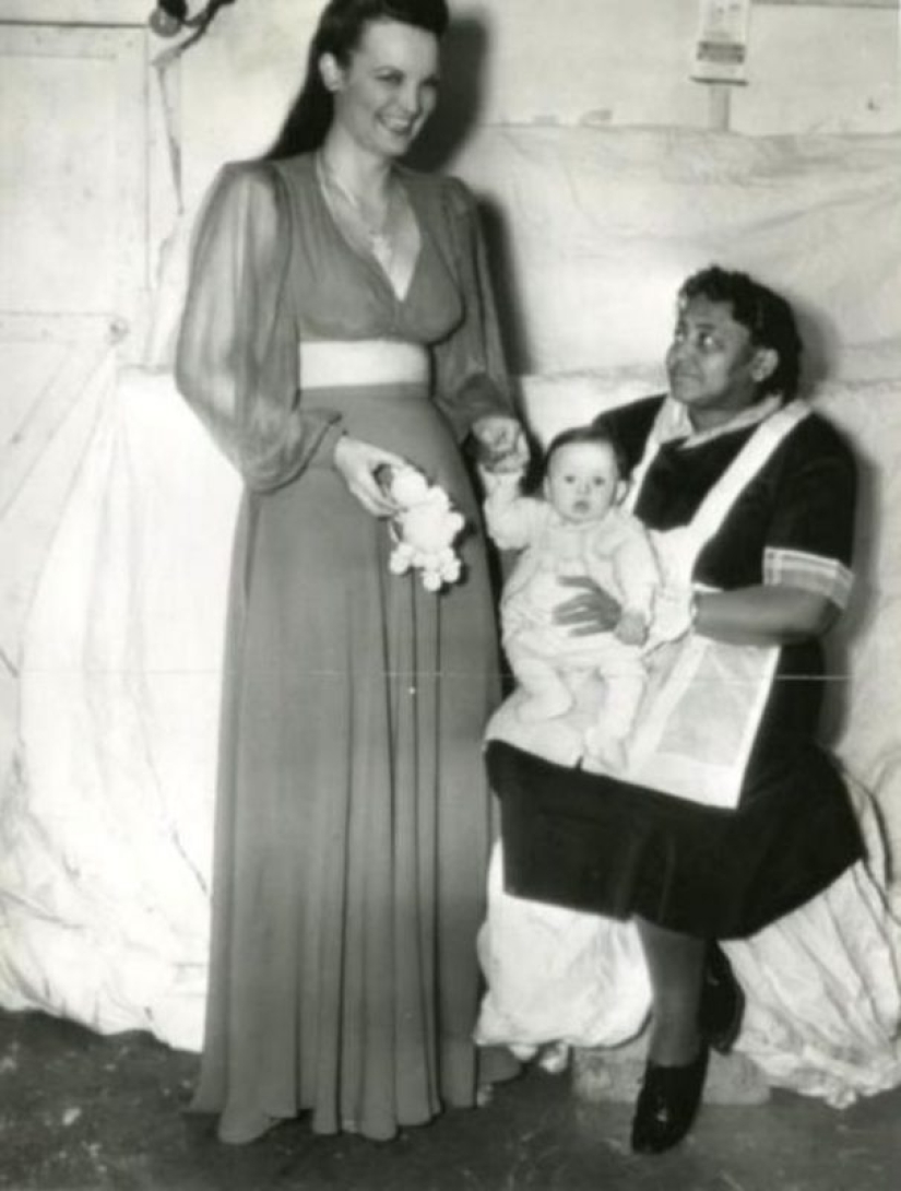 "La Reina de las Amazonas", la máxima estrella del burlesque Lois Defi "La Reina de las Amazonas", la máxima estrella del burlesque Lois Defi