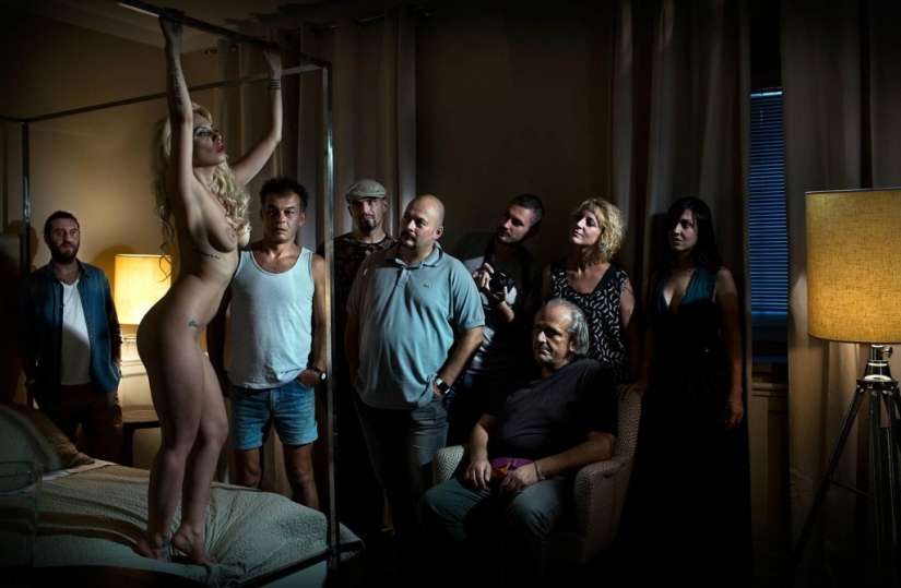 La Verdad Desnuda: Cómo las chicas hacen alarde de sí mismas en las redes sociales La Verdad Desnuda: Cómo las chicas hacen alarde de sí mismas en las redes sociales