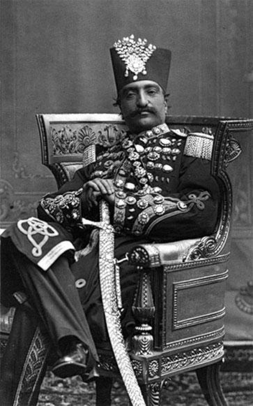 La vida y la muerte de los Iraníes feministas de Kurrat Ul-Ain, que tenía un raro don de la persuasión