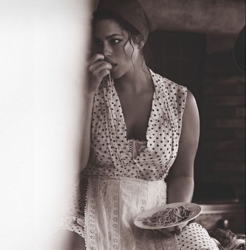 Lachlan Bailey's photo experiments: supermodels on a farm and eroticism in dusty fields