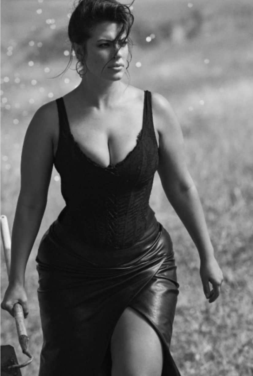 Lachlan Bailey's photo experiments: supermodels on a farm and eroticism in dusty fields