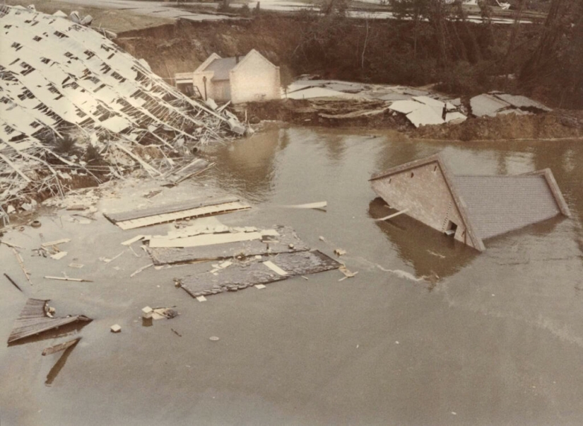 Lake Pener Incident: How a Hole in the Bottom Sucked in a Drilling Rig, 11 Barges and an Island
