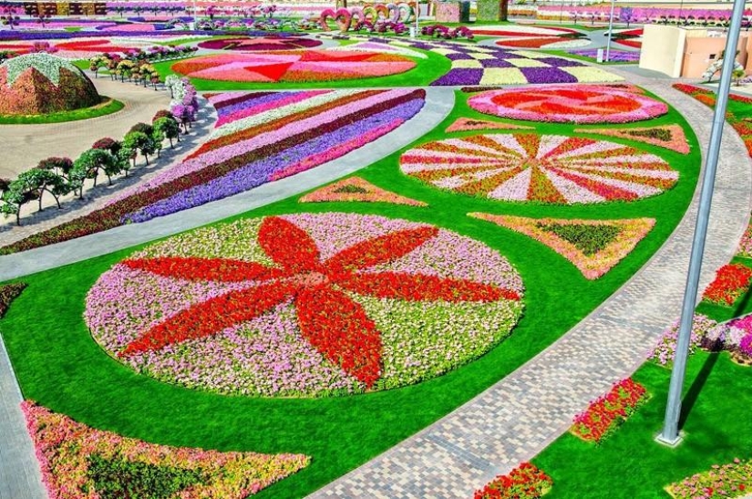 Las plantaciones y parques de flores más bellos del mundo Las plantaciones y parques de flores más bellos del mundo