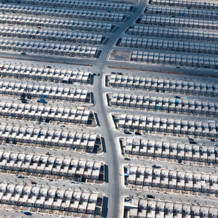 Lego en realidad: un proyecto fotográfico sobre la estética de las casas en las que viven y sufren los mexicanos Lego en realidad: un proyecto fotográfico sobre la estética de las casas en las que viven y sufren los mexicanos