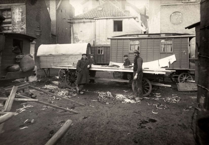 Life of Roma in Europe before World War II Life of Roma in Europe before World War II