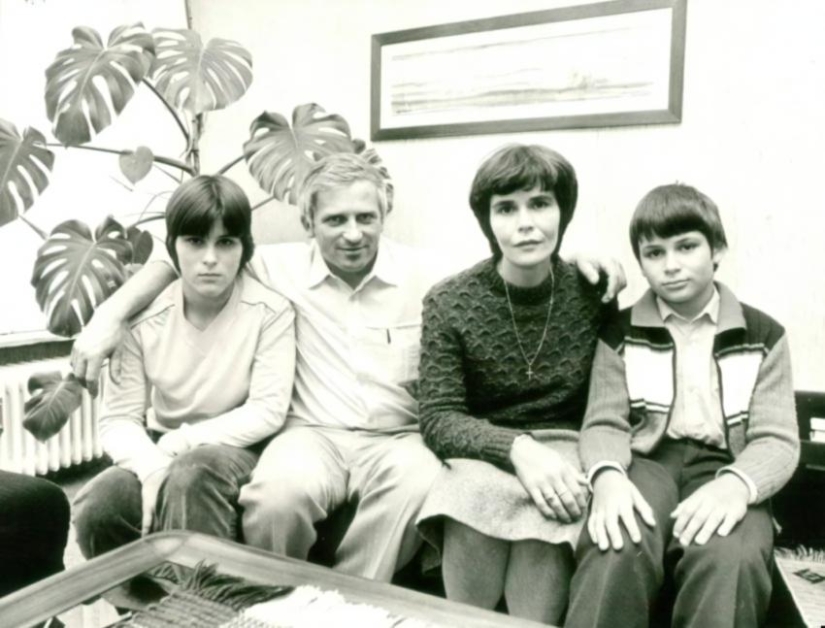 Like a champion, Robert Gutyra fled with his family behind the Iron Curtain in a hot air balloon