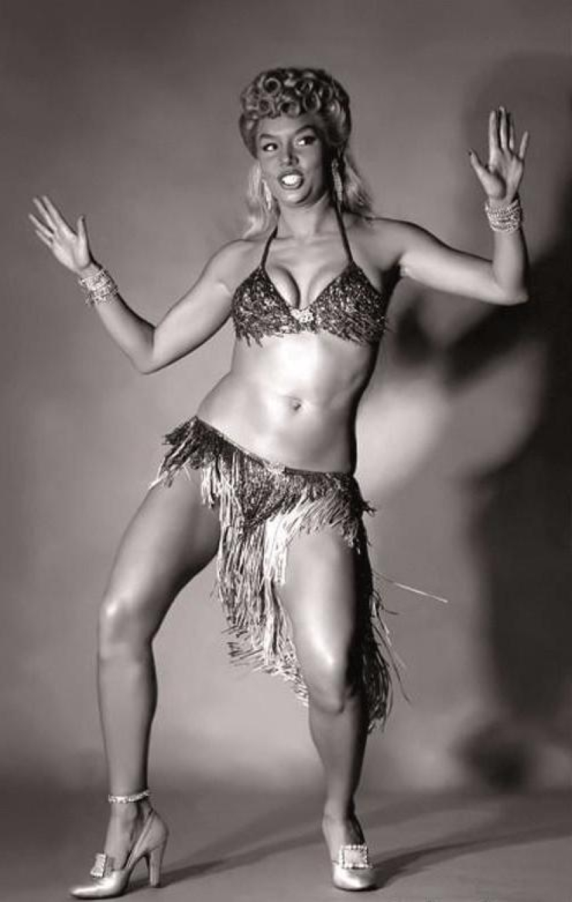 Lilly Christine — el baile de Catwoman se reduce con la mente de millones de hombres