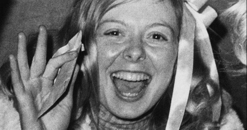 "Lo amaba tanto que habría escalado el Everest con una violeta en la nariz por él": la historia de la loca pasión de Joyce McKinney