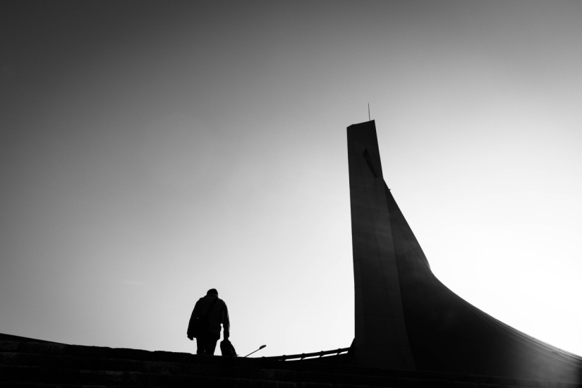 Lonely figures in a black-and-white world: mesmerizing images by a Japanese photographer Lonely figures in a black-and-white world: mesmerizing images by a Japanese photographer