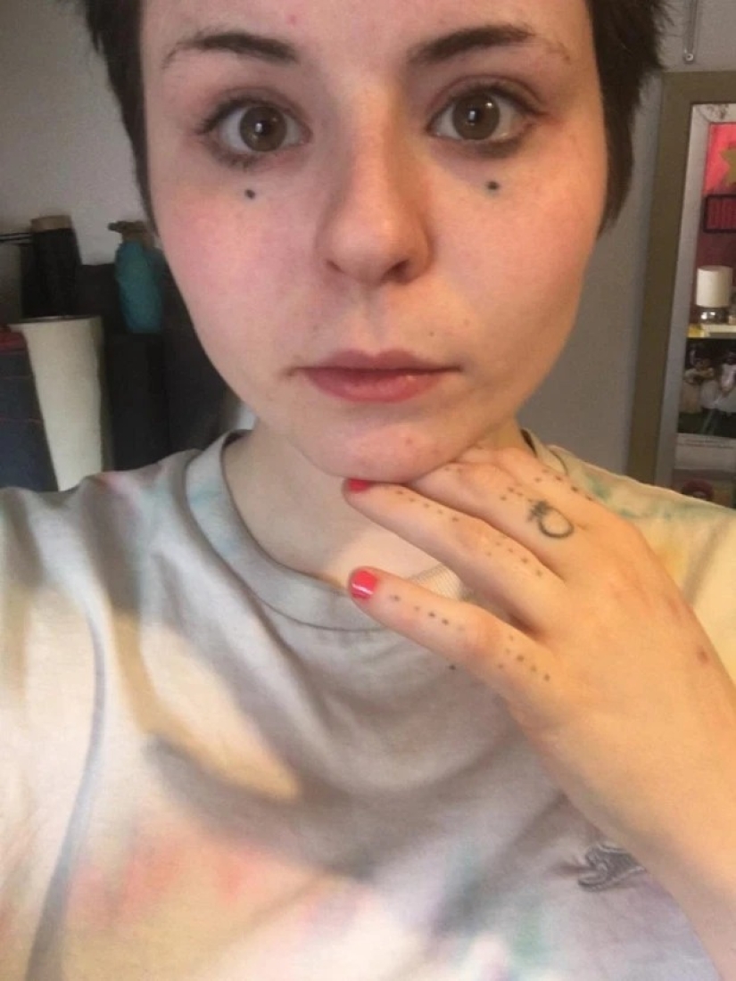 Los errores de la juventud: las tres mujeres Británicas se arrepentirá de lo que hizo tatuajes faciales, borracho y tontamente