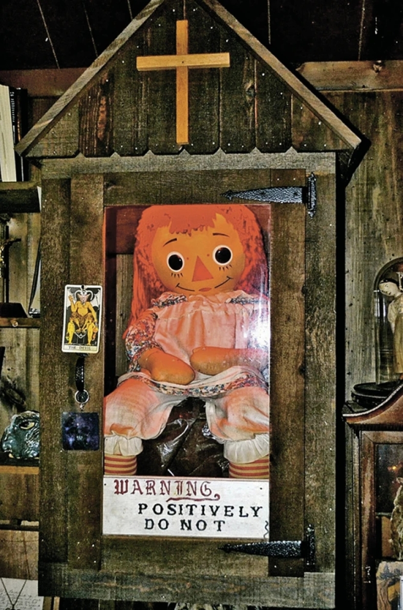 Los espeluznantes asuntos de los Warren: desde la muñeca Annabelle hasta la bruja Betsabé