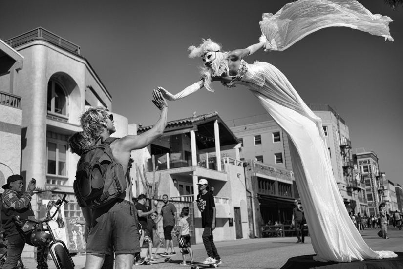 Los últimos días del paraíso bohemio: la loca playa de Venecia en la lente de un fotógrafo israelí Los últimos días del paraíso bohemio: la loca playa de Venecia en la lente de un fotógrafo israelí