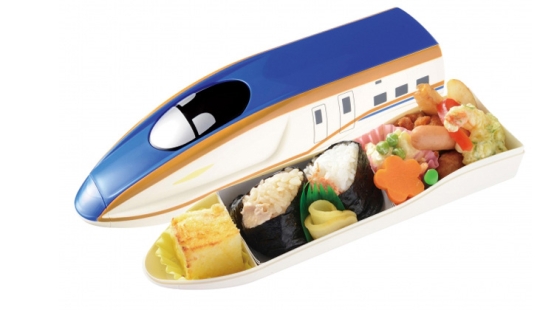 Lotus root, burdock snack and omelette with hieroglyphs: what they serve at the train station in Tokyo