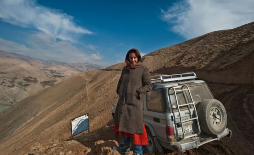 "Love + War" by photographer Lynsey Addario: A story about living and working alongside death "Love + War" by photographer Lynsey Addario: A story about living and working alongside death