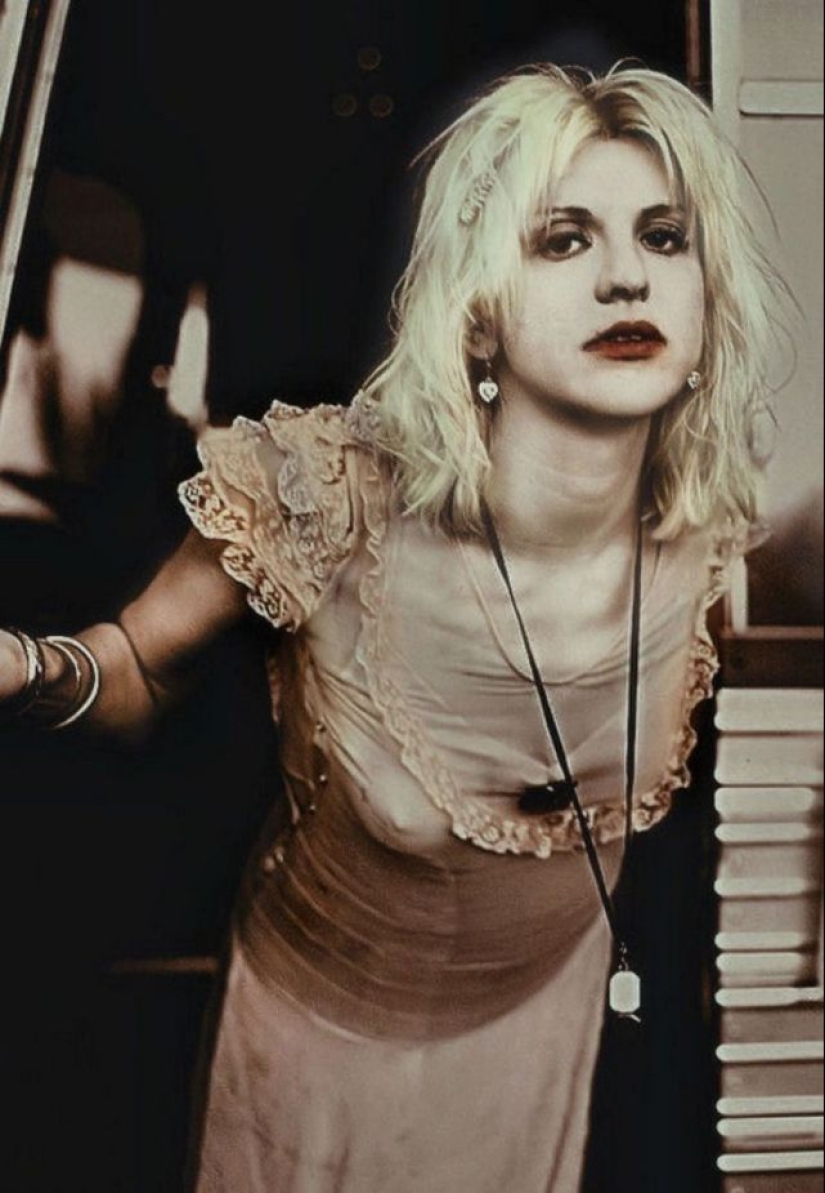 LSD at 6, striptease and theology: how was the youth of Courtney Love, the scandalous muse of Kurt Cobain