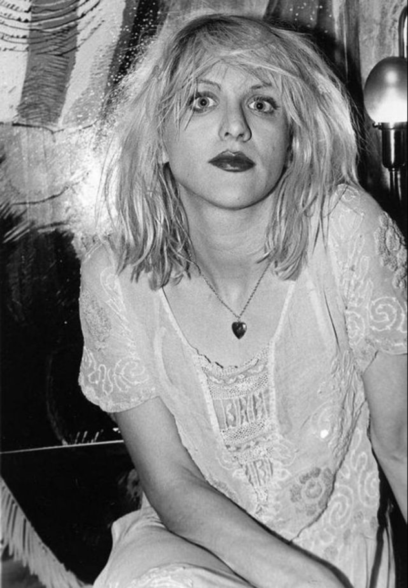 LSD at 6, striptease and theology: how was the youth of Courtney Love, the scandalous muse of Kurt Cobain