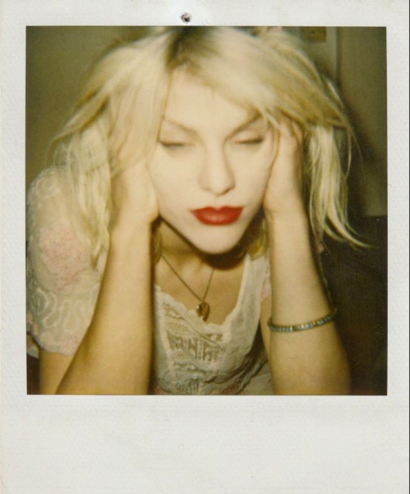 LSD at 6, striptease and theology: how was the youth of Courtney Love, the scandalous muse of Kurt Cobain