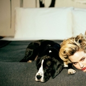 Luxurious Gia Genevieve is the living embodiment of pin-up