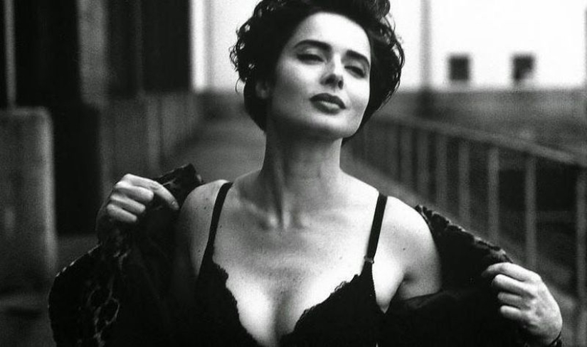 Luxury neckline beautiful Italian Actresses