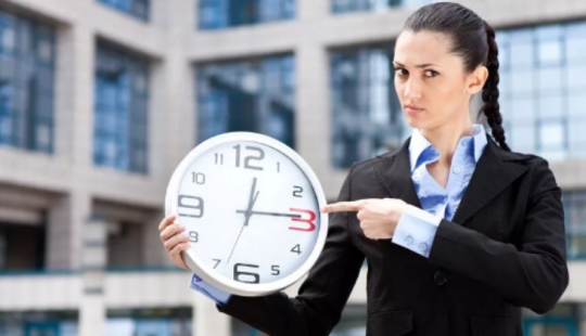 Manifestation care about, or Why you should not wait for latecomers Manifestation care about, or Why you should not wait for latecomers