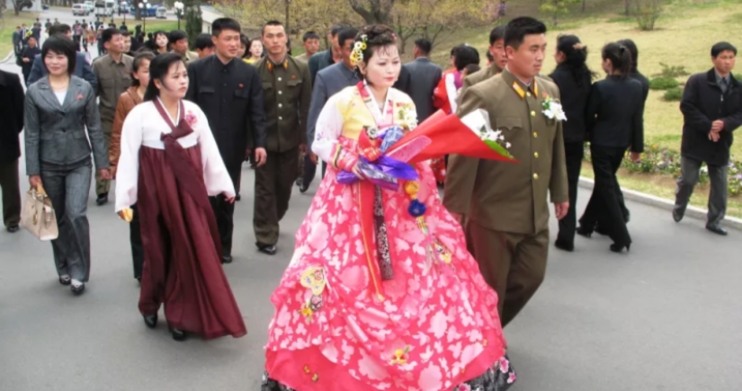 Marry a Communist, or How North Korean Women Choose Spouses Marry a Communist, or How North Korean Women Choose Spouses