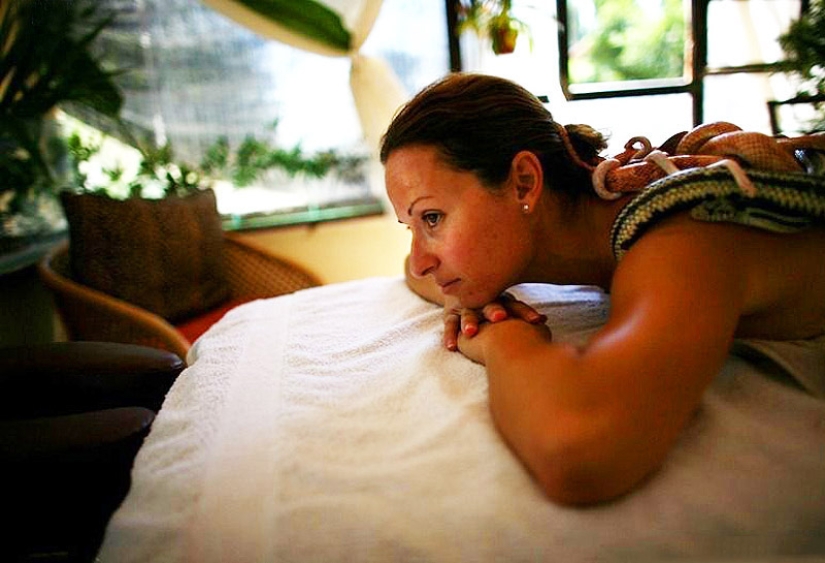 Massage with snakes Massage with snakes