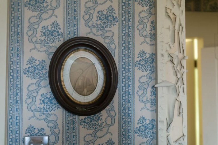 Master shooting abandoned locations Brian Sansivero entered the house of doctor Master shooting abandoned locations Brian Sansivero entered the house of doctor