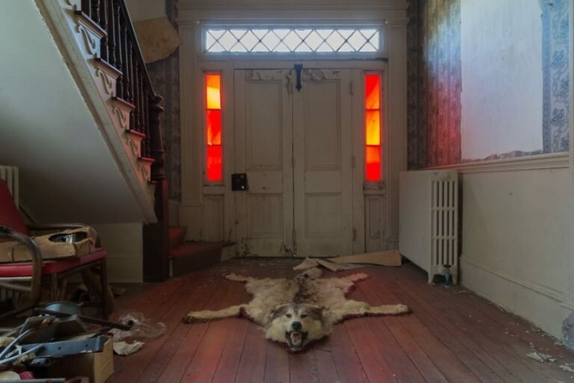 Master shooting abandoned locations Brian Sansivero entered the house of doctor Master shooting abandoned locations Brian Sansivero entered the house of doctor