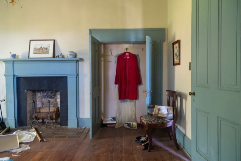 Master shooting abandoned locations Brian Sansivero entered the house of doctor Master shooting abandoned locations Brian Sansivero entered the house of doctor