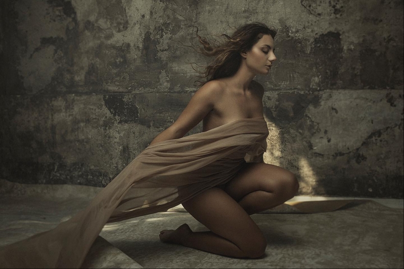 Matilda Oscar: blurring the lines between photography and painting