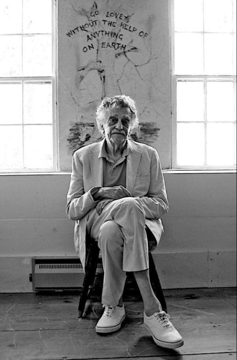 Maxim Gorky con una escoba y otros escritores, como usted no los ha visto Maxim Gorky con una escoba y otros escritores, como usted no los ha visto