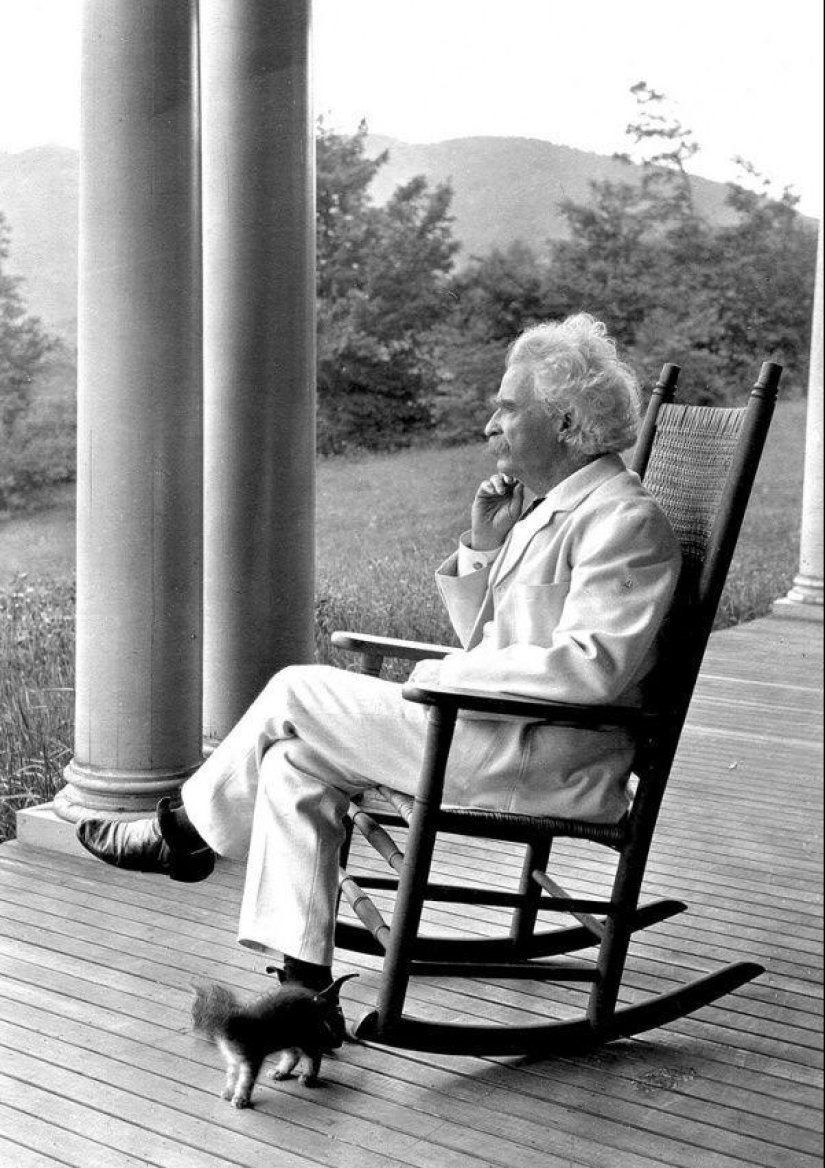 Maxim Gorky con una escoba y otros escritores, como usted no los ha visto Maxim Gorky con una escoba y otros escritores, como usted no los ha visto