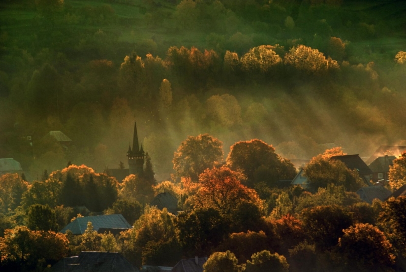 Me levanto a las 5 de la mañana, subo las montañas, y hay una belleza allí Me levanto a las 5 de la mañana, subo las montañas, y hay una belleza allí