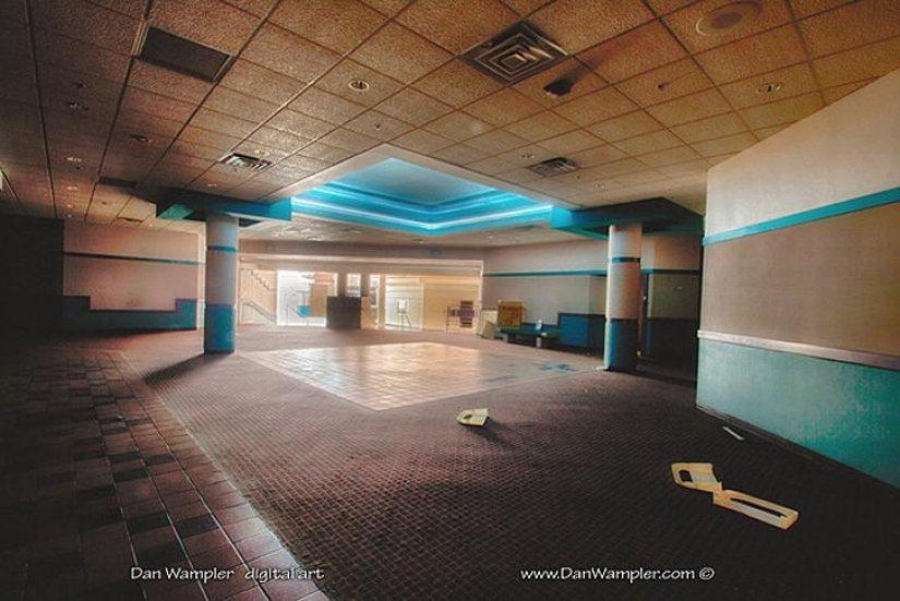 Megacentros comerciales abandonados en Estados Unidos. La decadencia del capitalismo Megacentros comerciales abandonados en Estados Unidos. La decadencia del capitalismo