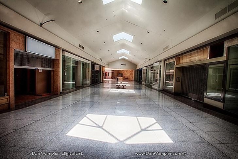 Megacentros comerciales abandonados en Estados Unidos. La decadencia del capitalismo Megacentros comerciales abandonados en Estados Unidos. La decadencia del capitalismo