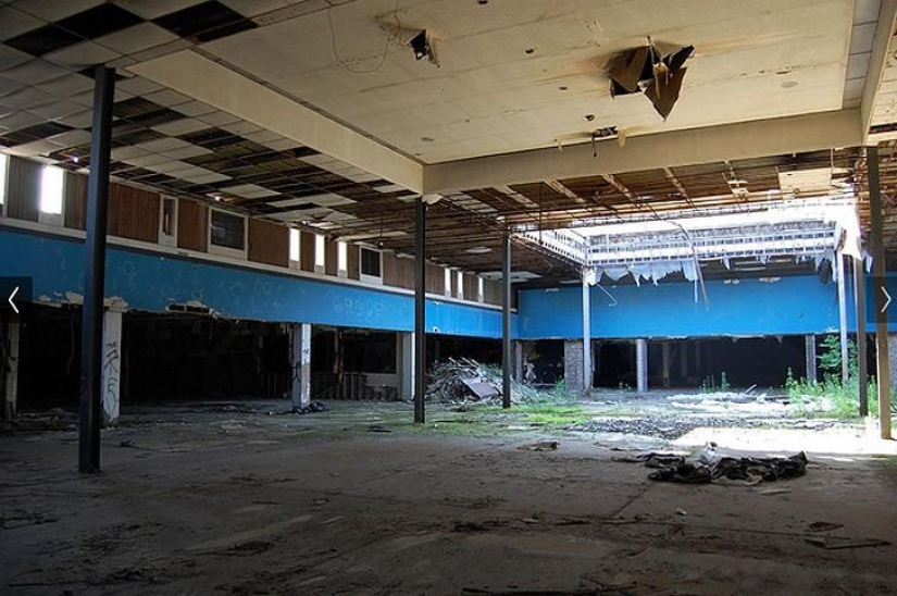 Megacentros comerciales abandonados en Estados Unidos. La decadencia del capitalismo Megacentros comerciales abandonados en Estados Unidos. La decadencia del capitalismo