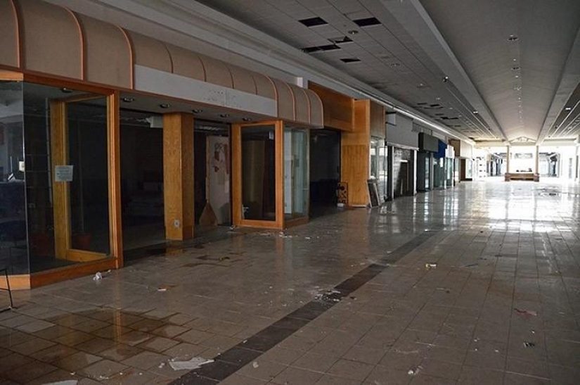 Megacentros comerciales abandonados en Estados Unidos. La decadencia del capitalismo Megacentros comerciales abandonados en Estados Unidos. La decadencia del capitalismo