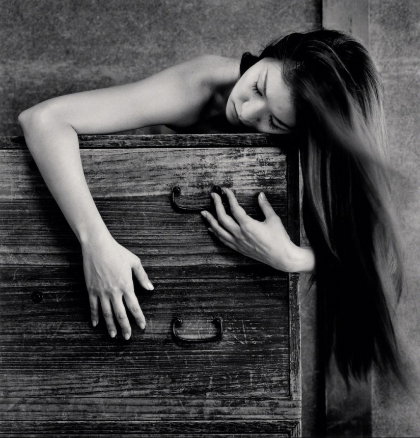 Michael Kenna's photo project "Rafu": female nude in the style of Japanese haiku