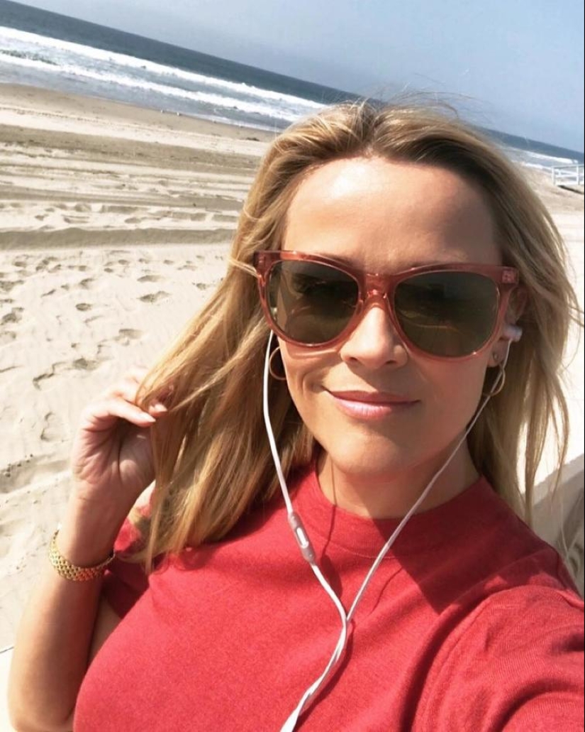 Milla Jovovich con rábano y Hugh Jackman perros: 20 inusual imágenes de las estrellas Milla Jovovich con rábano y Hugh Jackman perros: 20 inusual imágenes de las estrellas