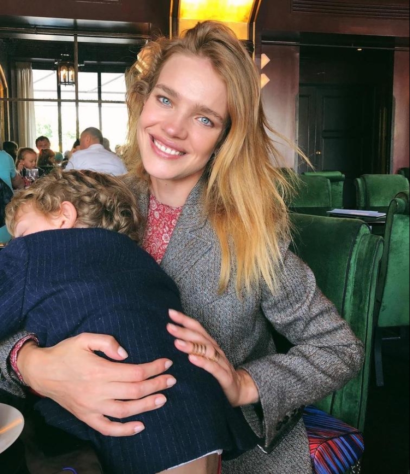 Milla Jovovich con rábano y Hugh Jackman perros: 20 inusual imágenes de las estrellas Milla Jovovich con rábano y Hugh Jackman perros: 20 inusual imágenes de las estrellas