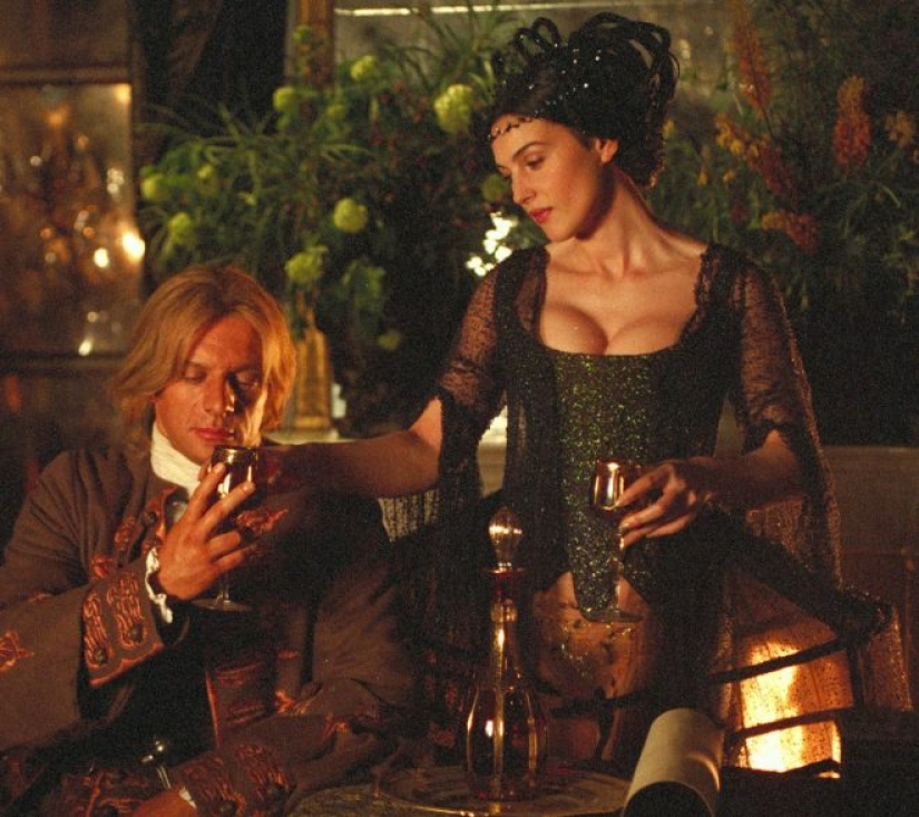 Monica Bellucci's 10 Sexiest Roles