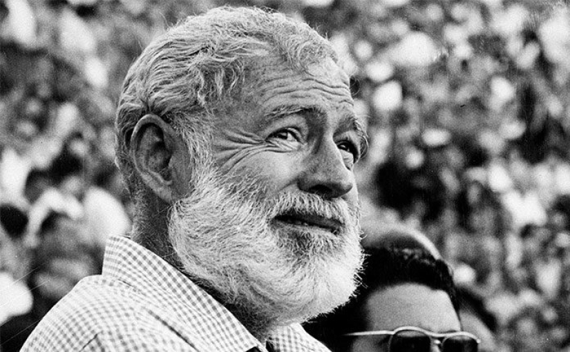 "Máquina de frutas" para gays y otras teorías de conspiración que resultaron ser pura verdad