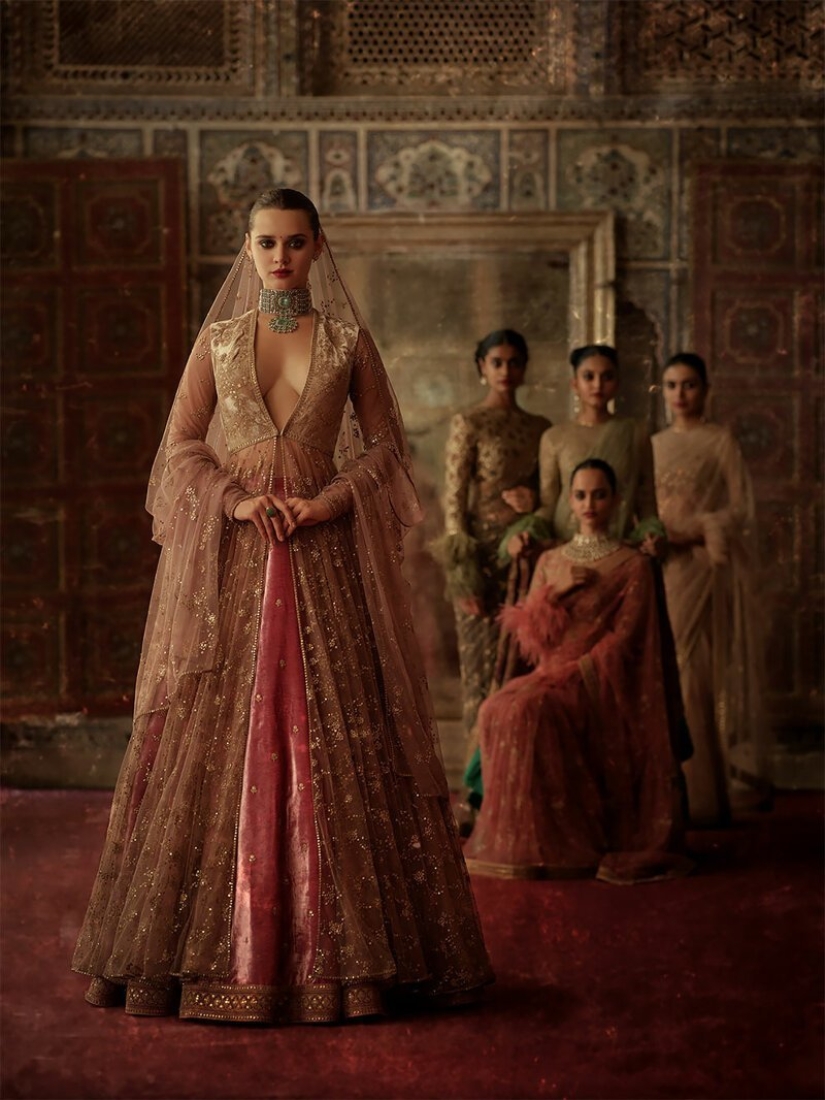 "Mumbai de la historia": la fusión de la boda tradicional de la moda de la India con las tendencias modernas "Mumbai de la historia": la fusión de la boda tradicional de la moda de la India con las tendencias modernas