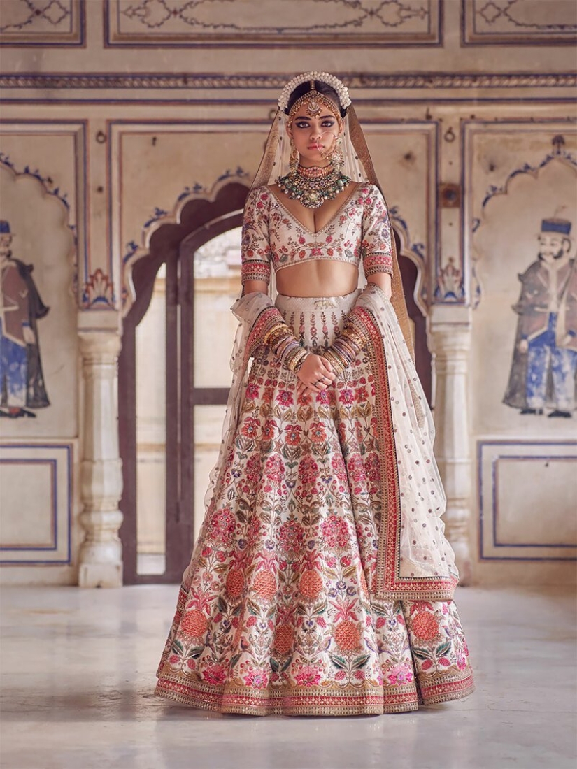 "Mumbai de la historia": la fusión de la boda tradicional de la moda de la India con las tendencias modernas "Mumbai de la historia": la fusión de la boda tradicional de la moda de la India con las tendencias modernas