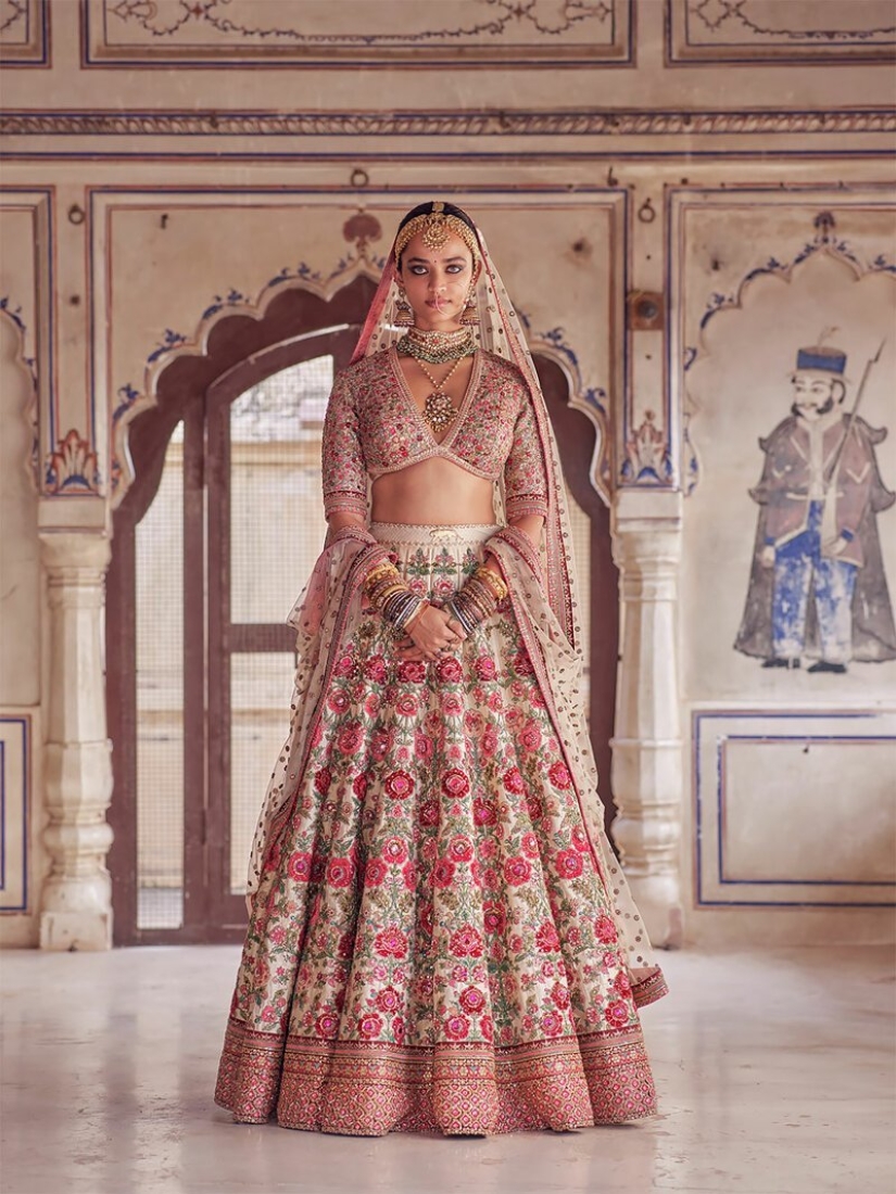 "Mumbai de la historia": la fusión de la boda tradicional de la moda de la India con las tendencias modernas "Mumbai de la historia": la fusión de la boda tradicional de la moda de la India con las tendencias modernas
