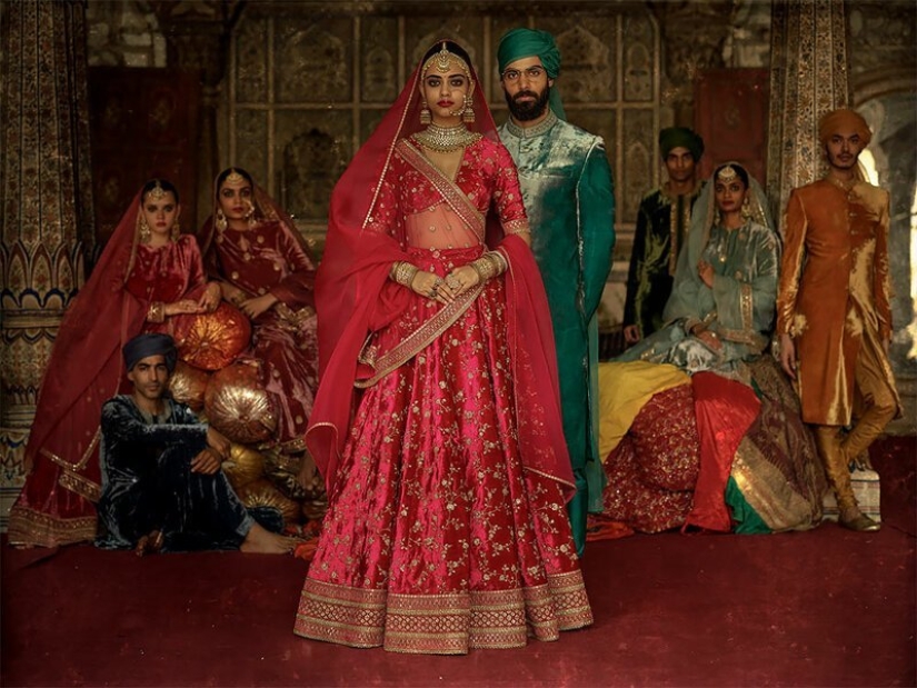 "Mumbai de la historia": la fusión de la boda tradicional de la moda de la India con las tendencias modernas "Mumbai de la historia": la fusión de la boda tradicional de la moda de la India con las tendencias modernas