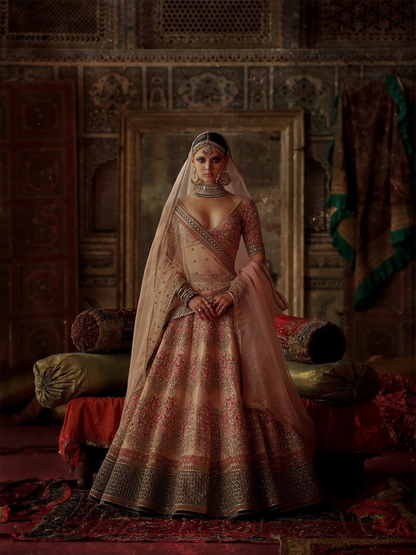 "Mumbai's history": the fusion of traditional wedding fashion India with the modern trends "Mumbai's history": the fusion of traditional wedding fashion India with the modern trends