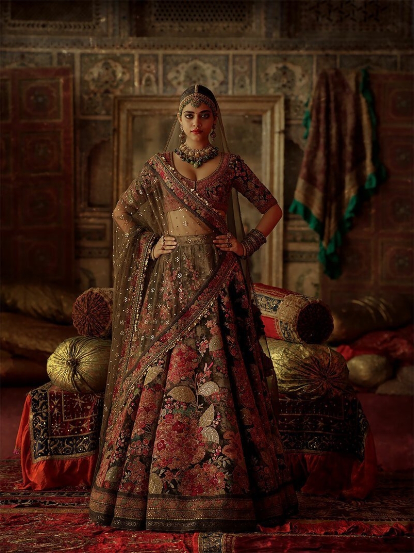 "Mumbai's history": the fusion of traditional wedding fashion India with the modern trends "Mumbai's history": the fusion of traditional wedding fashion India with the modern trends