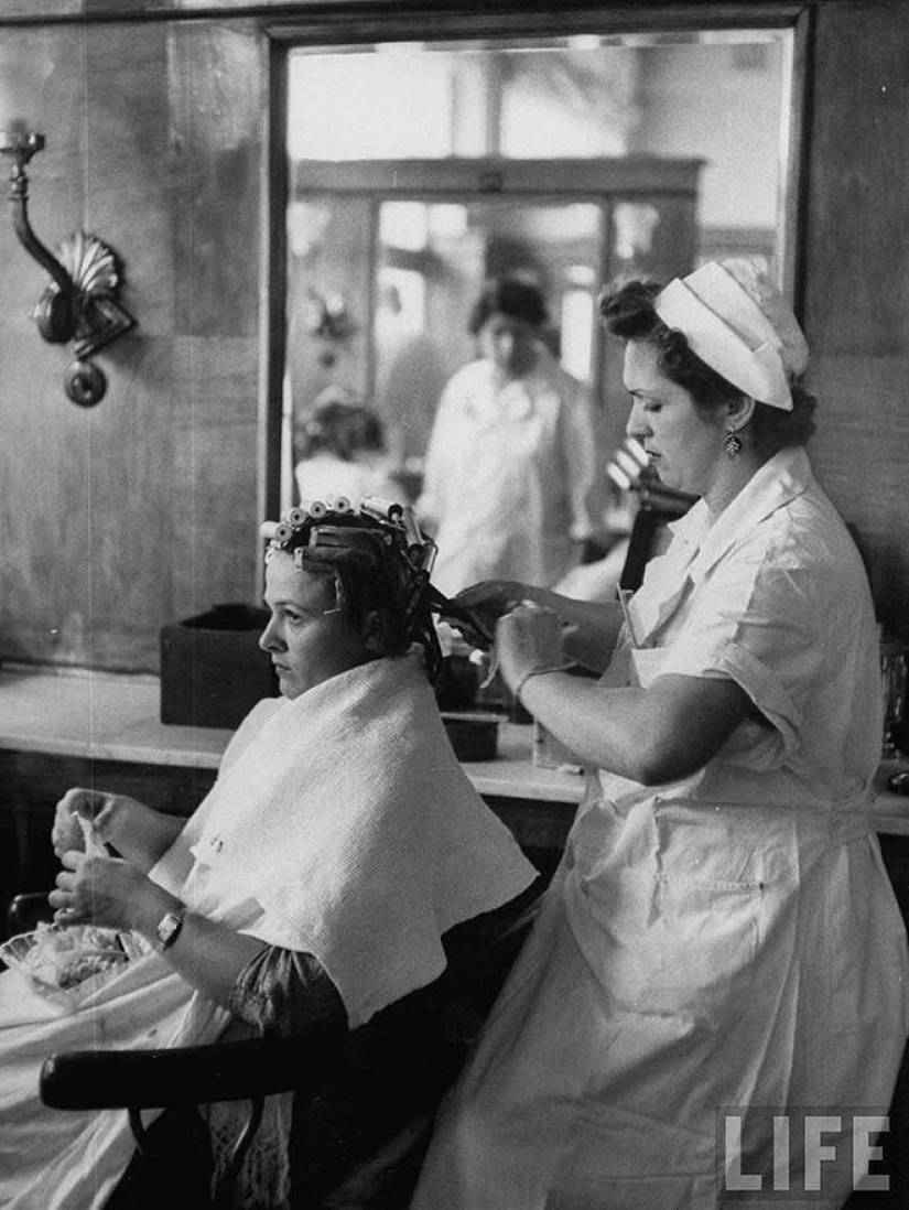 Muscovites in 1956 in pictures by LIFE photographer Lisa Larsen